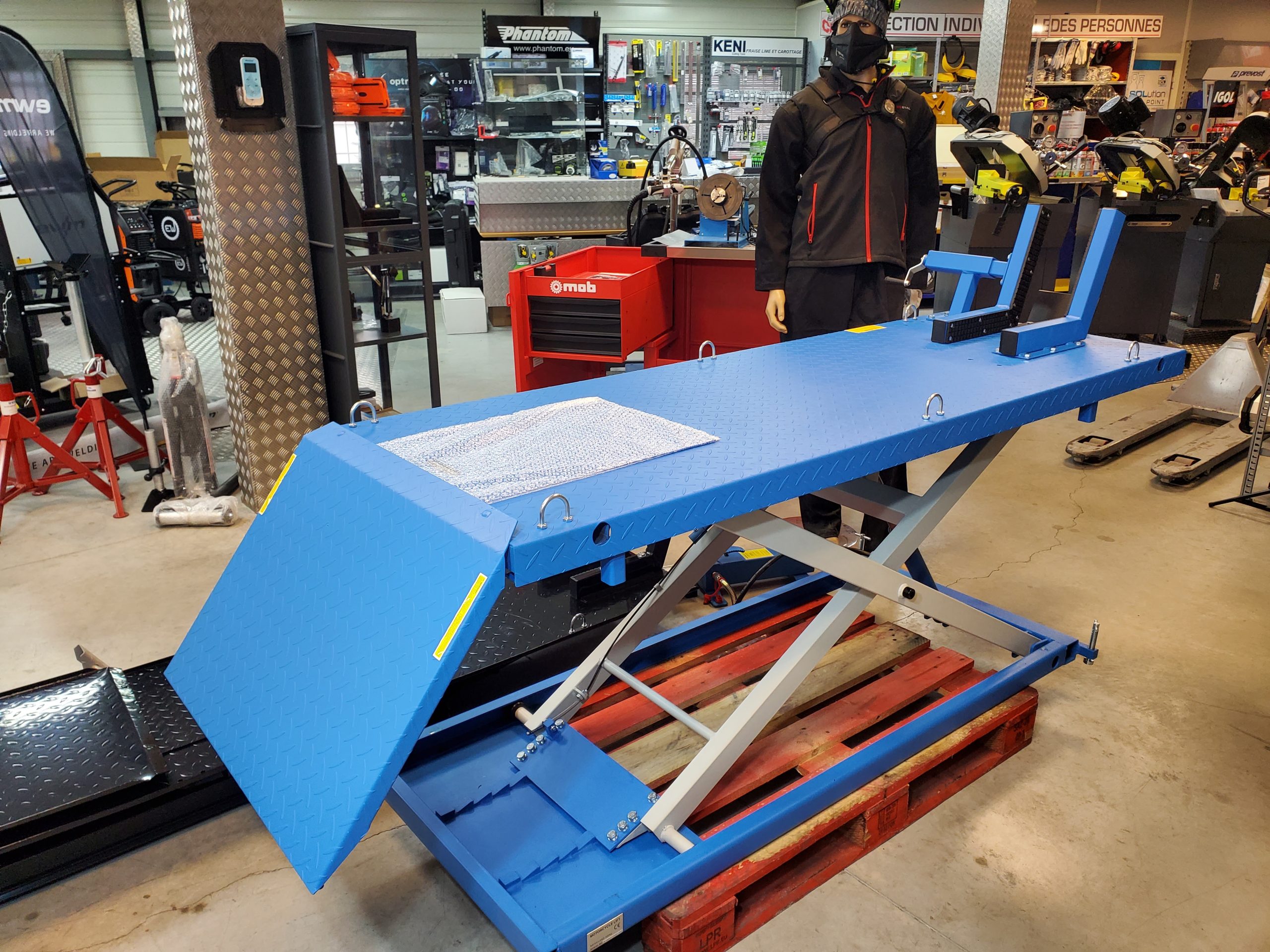 Pont moto ciseaux 700kgs manuel et pneumatique
